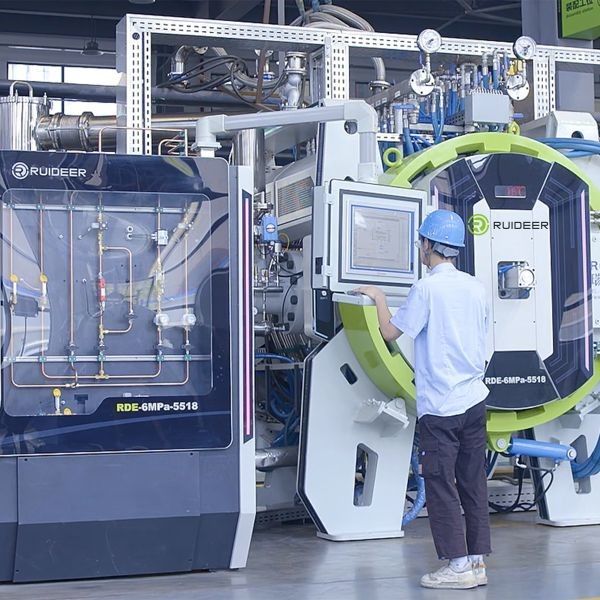 Vacuümoven voor Temperatuurtoepassingen 1200-2500°C Ontwerptemperatuur PLC- of PC-besturingssysteem